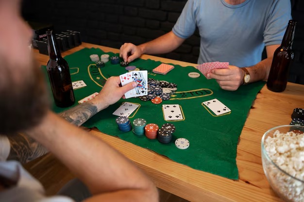 Live dealer at blackjack table during tournament